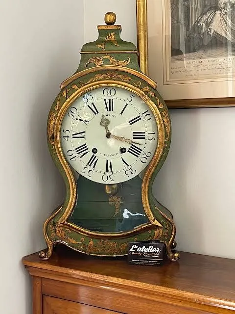 Horloge ou carillon en cours de réparation : réparation pendule à Gonfaron